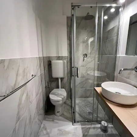 Apartament Mare Piscina Chifevi *